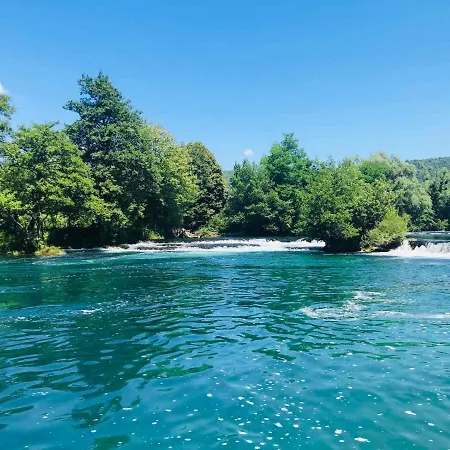Royal ヴィラ Bihać